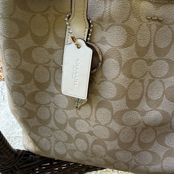 Coach Edie 31 shoulder:laptop bag in polished pebble leather - Picture 8 of 10